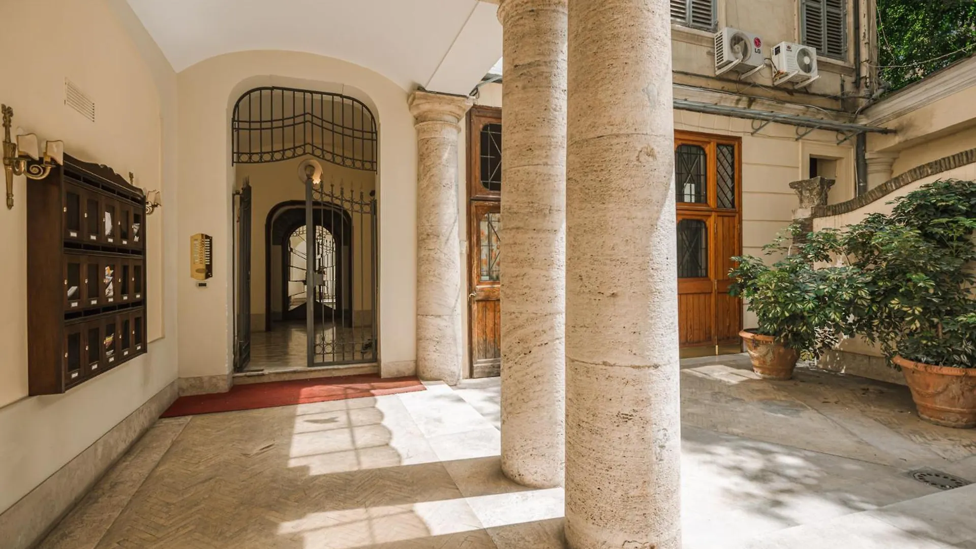 Dama Veneto Apartment Rome